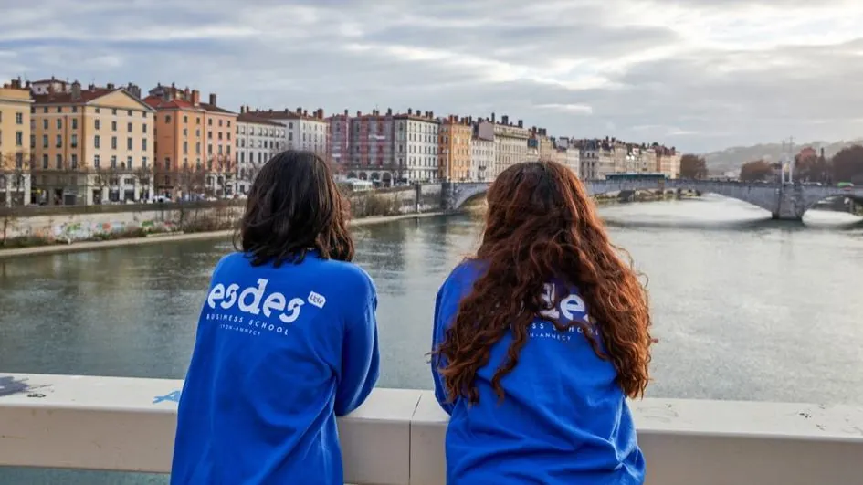 Étudiantes de l'ESDES, école de l'UCLy