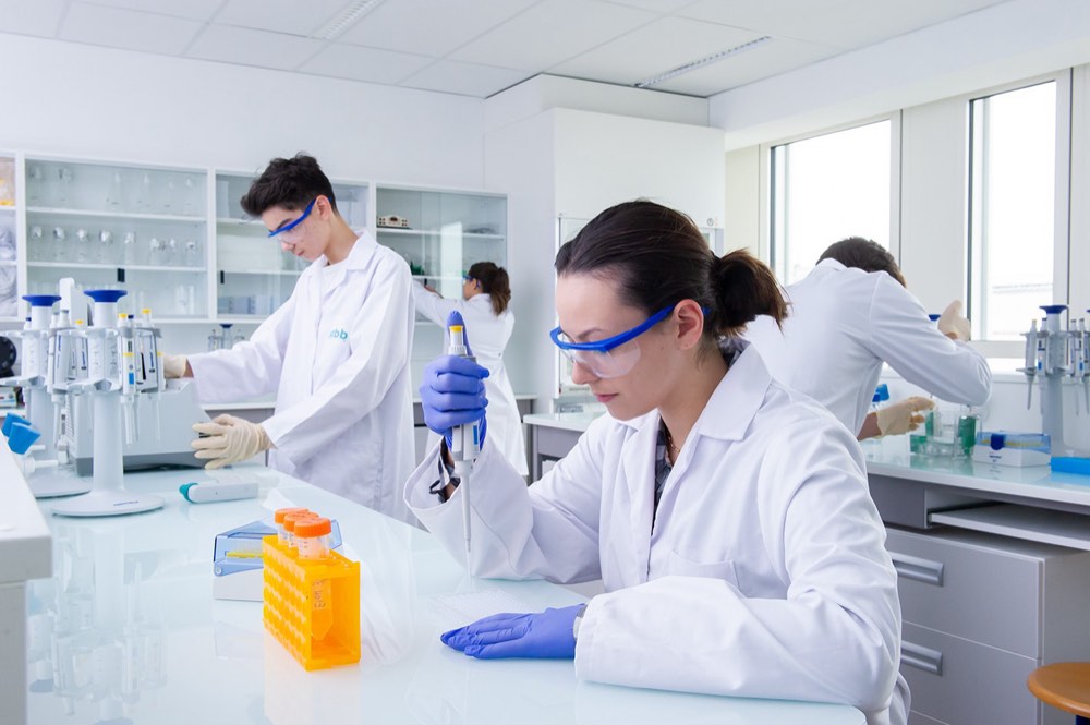 Laboratoire de l'ESTBB, école de l'UCLy